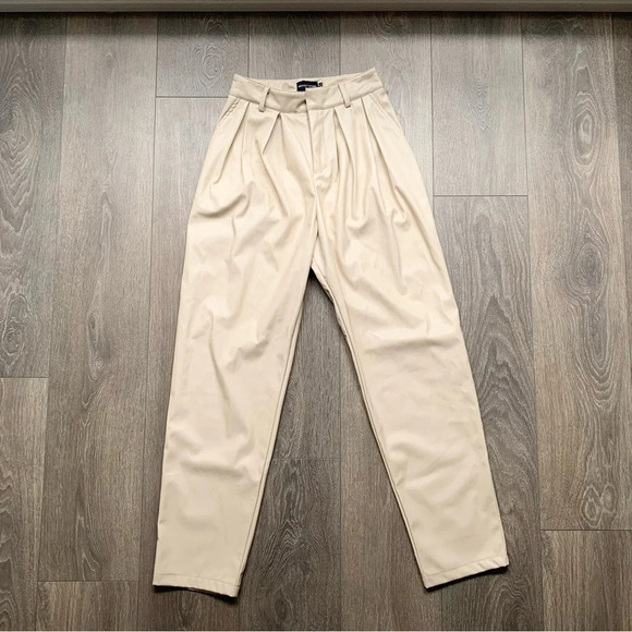 Pretty Little Thing PLT Faux Leather Pleat Cigarette Pant Tapered straight leg - Picture 5 of 16